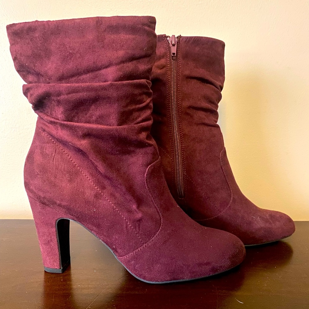 Suede burgundy booties